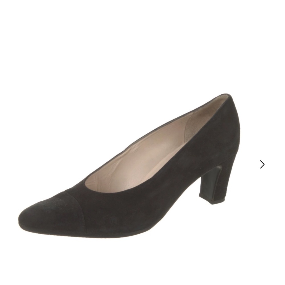 VINTAGE CHANEL HEELS Size 8